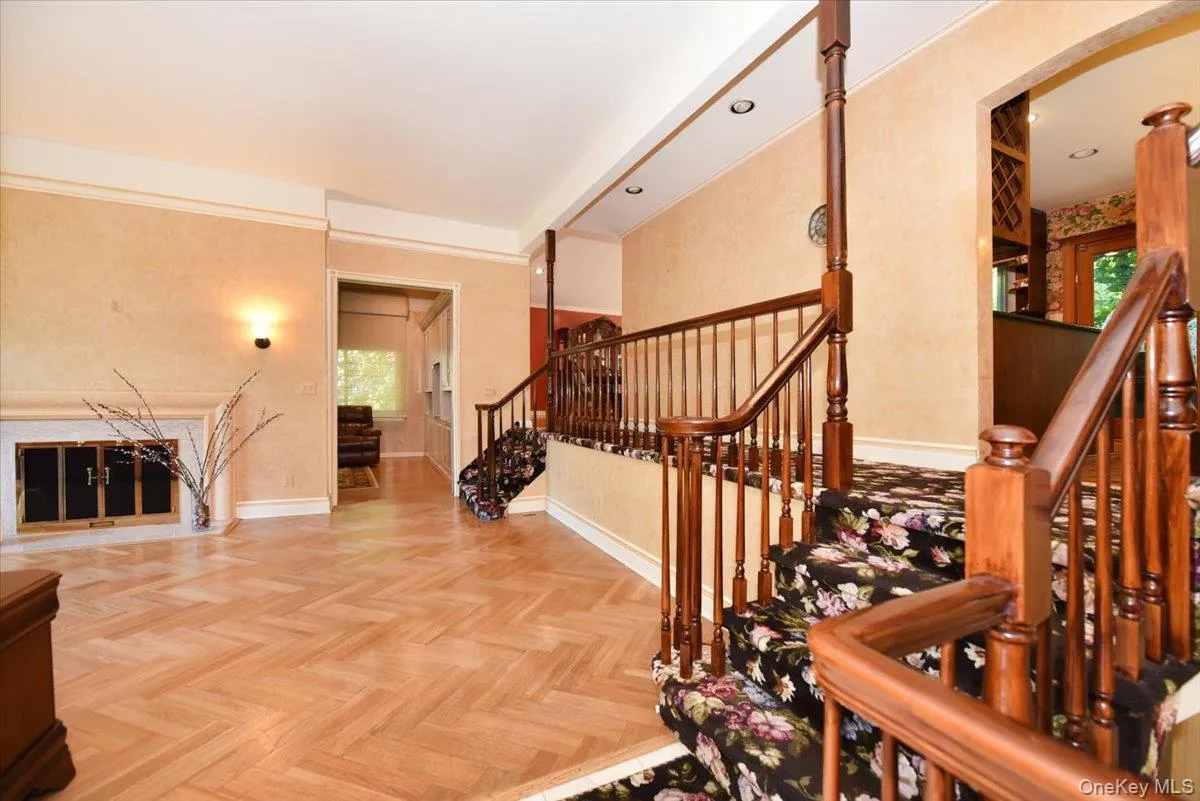 13 Vista Drive, North Hempstead, NY, 3 Bedrooms Bedrooms, 8 Rooms Rooms,2 BathroomsBathrooms,Residential,For Rent,Vista,0,1024575 13 Vista Drive, North Hempstead, NY, 3 Bedrooms Bedrooms, 8 Rooms Rooms,2 BathroomsBathrooms,Residential,For Rent,Vista,0,1024575