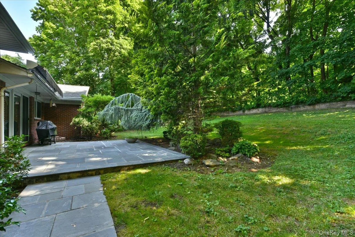 13 Vista Drive, North Hempstead, NY, 3 Bedrooms Bedrooms, 8 Rooms Rooms,2 BathroomsBathrooms,Residential,For Rent,Vista,0,1024575 13 Vista Drive, North Hempstead, NY, 3 Bedrooms Bedrooms, 8 Rooms Rooms,2 BathroomsBathrooms,Residential,For Rent,Vista,0,1024575