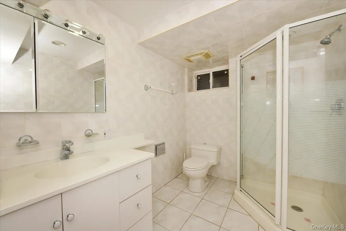 13 Vista Drive, North Hempstead, NY, 3 Bedrooms Bedrooms, 8 Rooms Rooms,2 BathroomsBathrooms,Residential,For Rent,Vista,0,1024575 13 Vista Drive, North Hempstead, NY, 3 Bedrooms Bedrooms, 8 Rooms Rooms,2 BathroomsBathrooms,Residential,For Rent,Vista,0,1024575