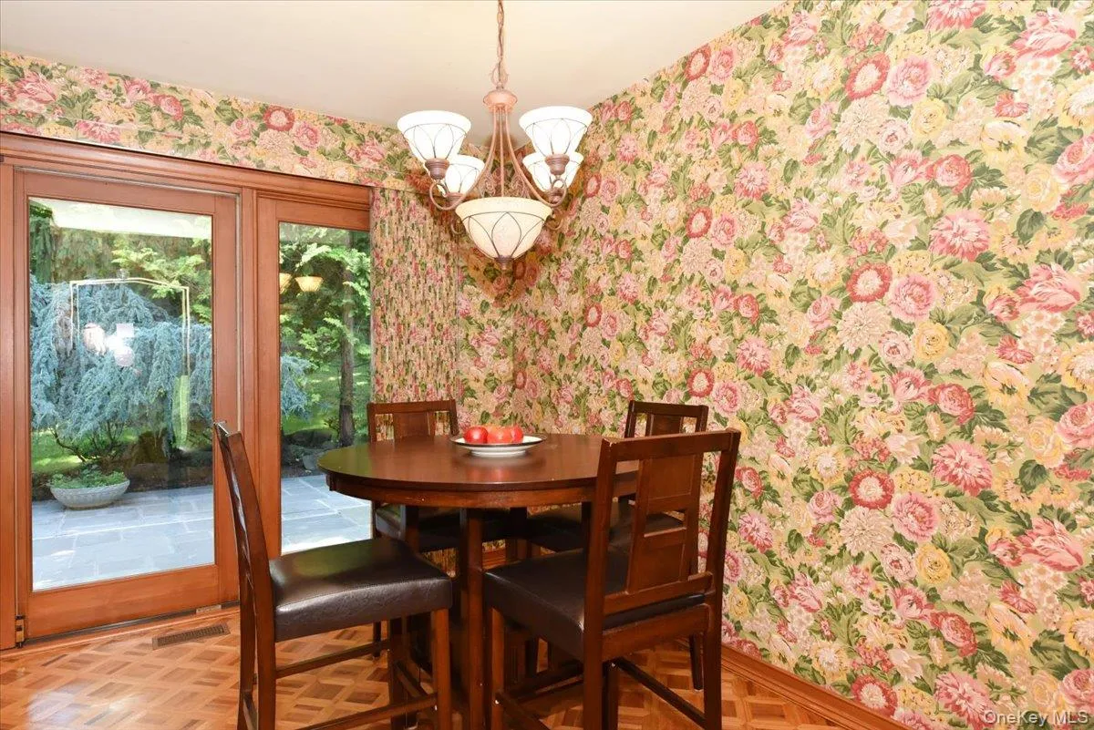 13 Vista Drive, North Hempstead, NY, 3 Bedrooms Bedrooms, 8 Rooms Rooms,2 BathroomsBathrooms,Residential,For Rent,Vista,0,1024575 13 Vista Drive, North Hempstead, NY, 3 Bedrooms Bedrooms, 8 Rooms Rooms,2 BathroomsBathrooms,Residential,For Rent,Vista,0,1024575