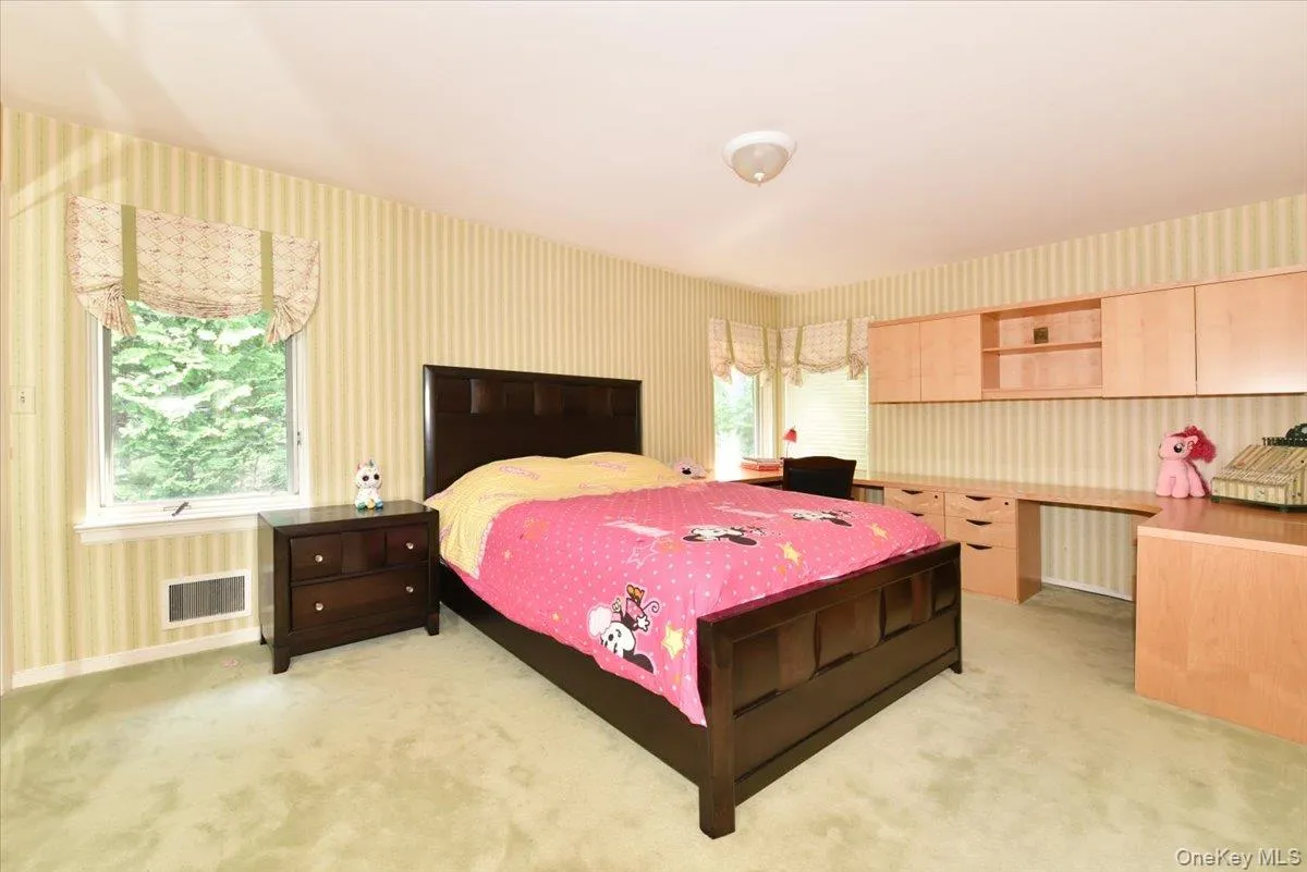 13 Vista Drive, North Hempstead, NY, 3 Bedrooms Bedrooms, 8 Rooms Rooms,2 BathroomsBathrooms,Residential,For Rent,Vista,0,1024575 13 Vista Drive, North Hempstead, NY, 3 Bedrooms Bedrooms, 8 Rooms Rooms,2 BathroomsBathrooms,Residential,For Rent,Vista,0,1024575