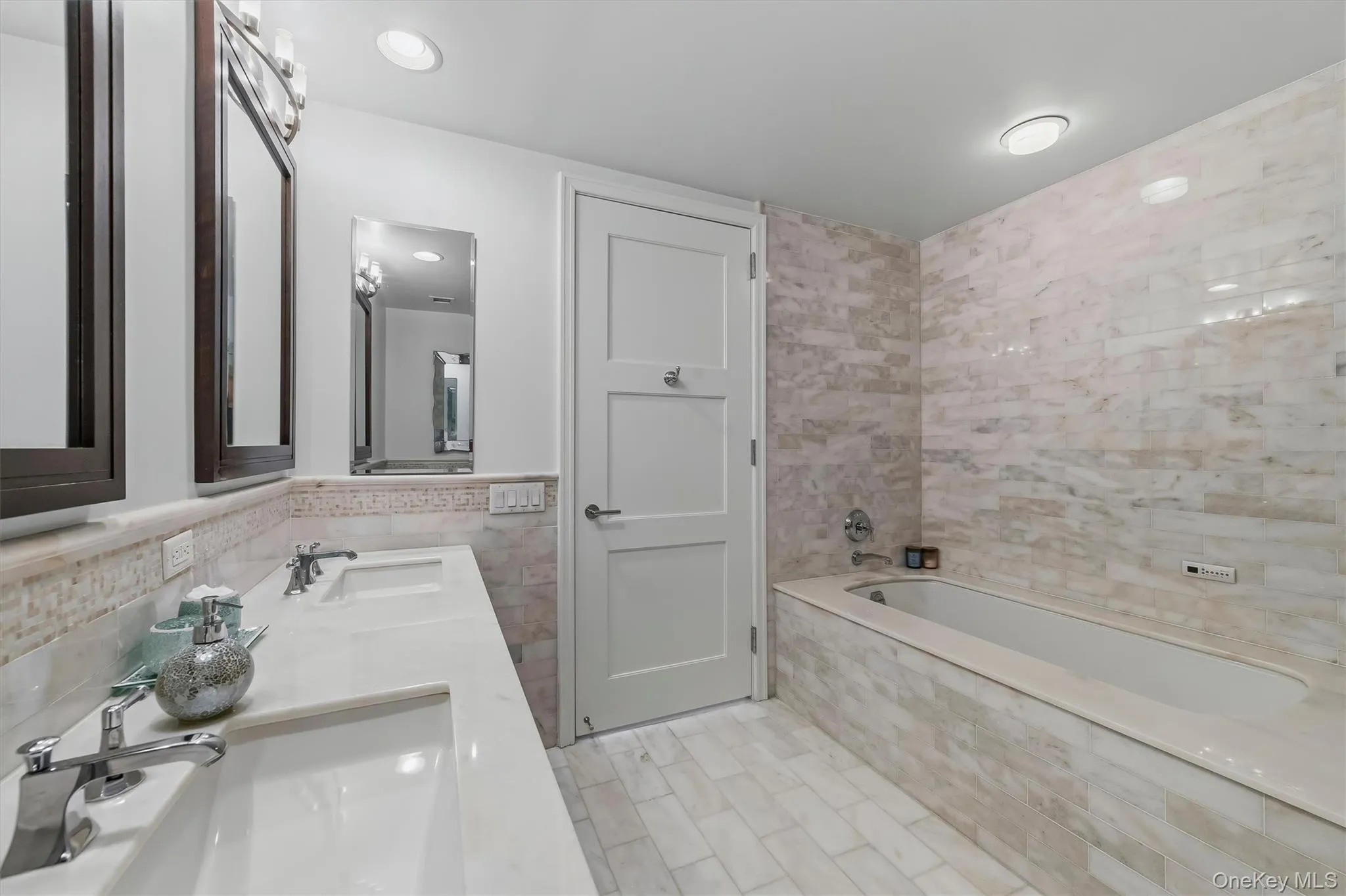 5 Renaissance Square, White Plains, NY, 2 Bedrooms Bedrooms, 4 Rooms Rooms,2 BathroomsBathrooms,Residential,For Rent,Renaissance,0,1024579 5 Renaissance Square, White Plains, NY, 2 Bedrooms Bedrooms, 4 Rooms Rooms,2 BathroomsBathrooms,Residential,For Rent,Renaissance,0,1024579