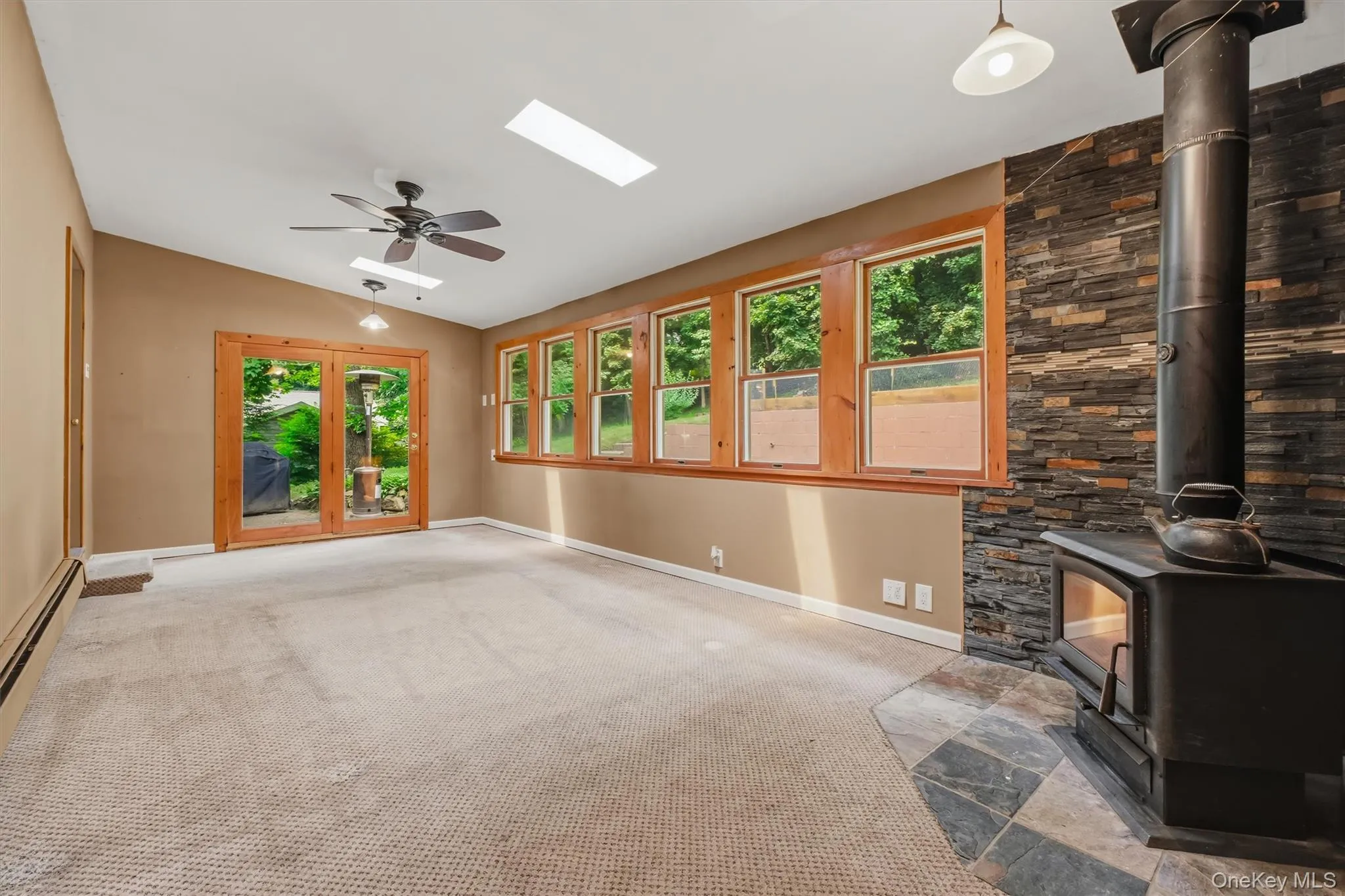 BONUS ROOM! Another great room w/Andersen windows, skylights, ceiling fan and lighting BONUS ROOM! Another great room w/Andersen windows, skylights, ceiling fan and lighting