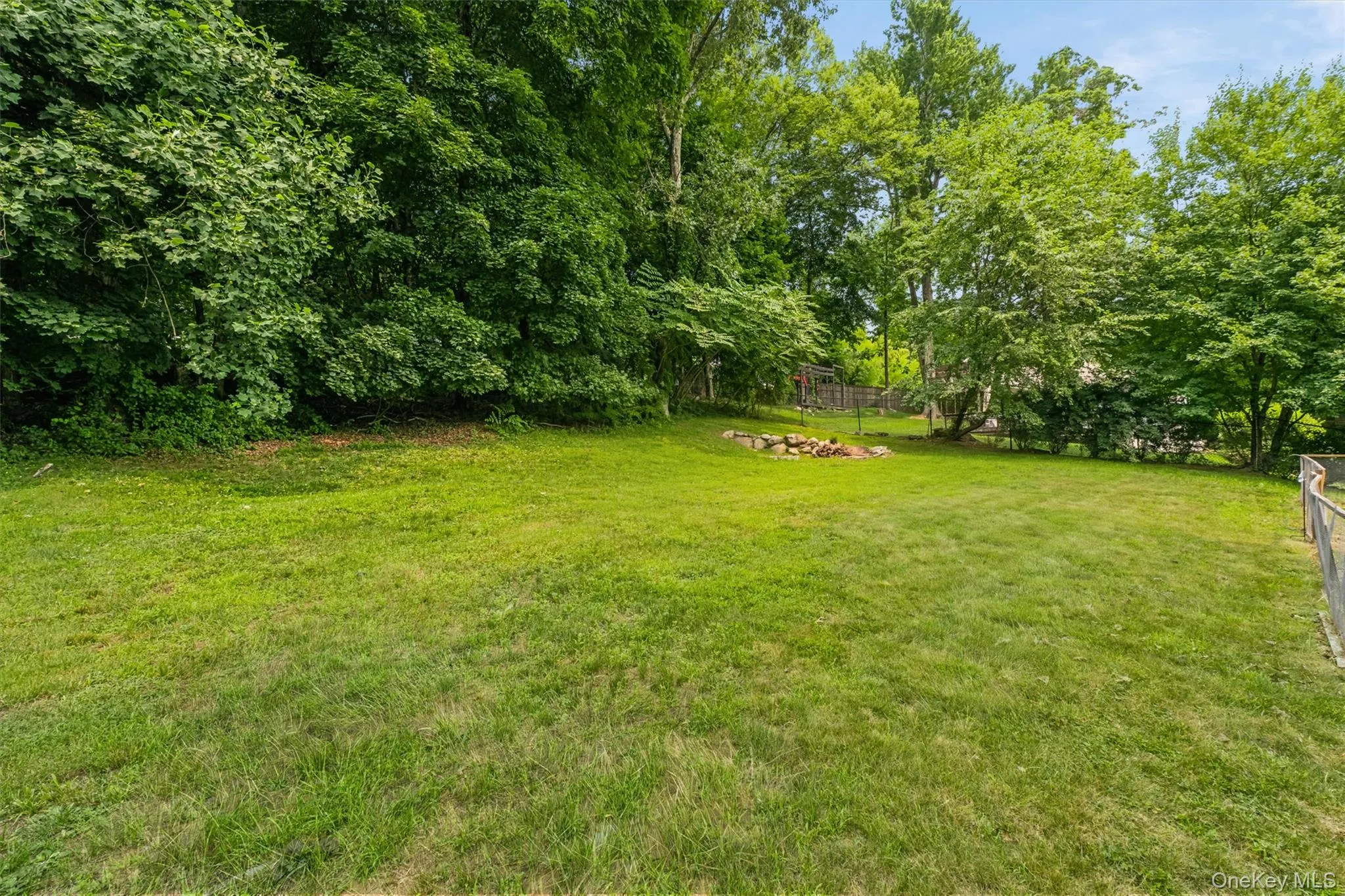 Nice flat, private part of backyard Nice flat, private part of backyard
