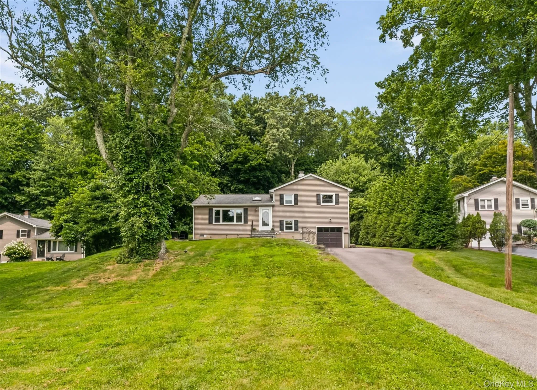 17 Ridge Road is located in a sought-after neighborhood 17 Ridge Road is located in a sought-after neighborhood