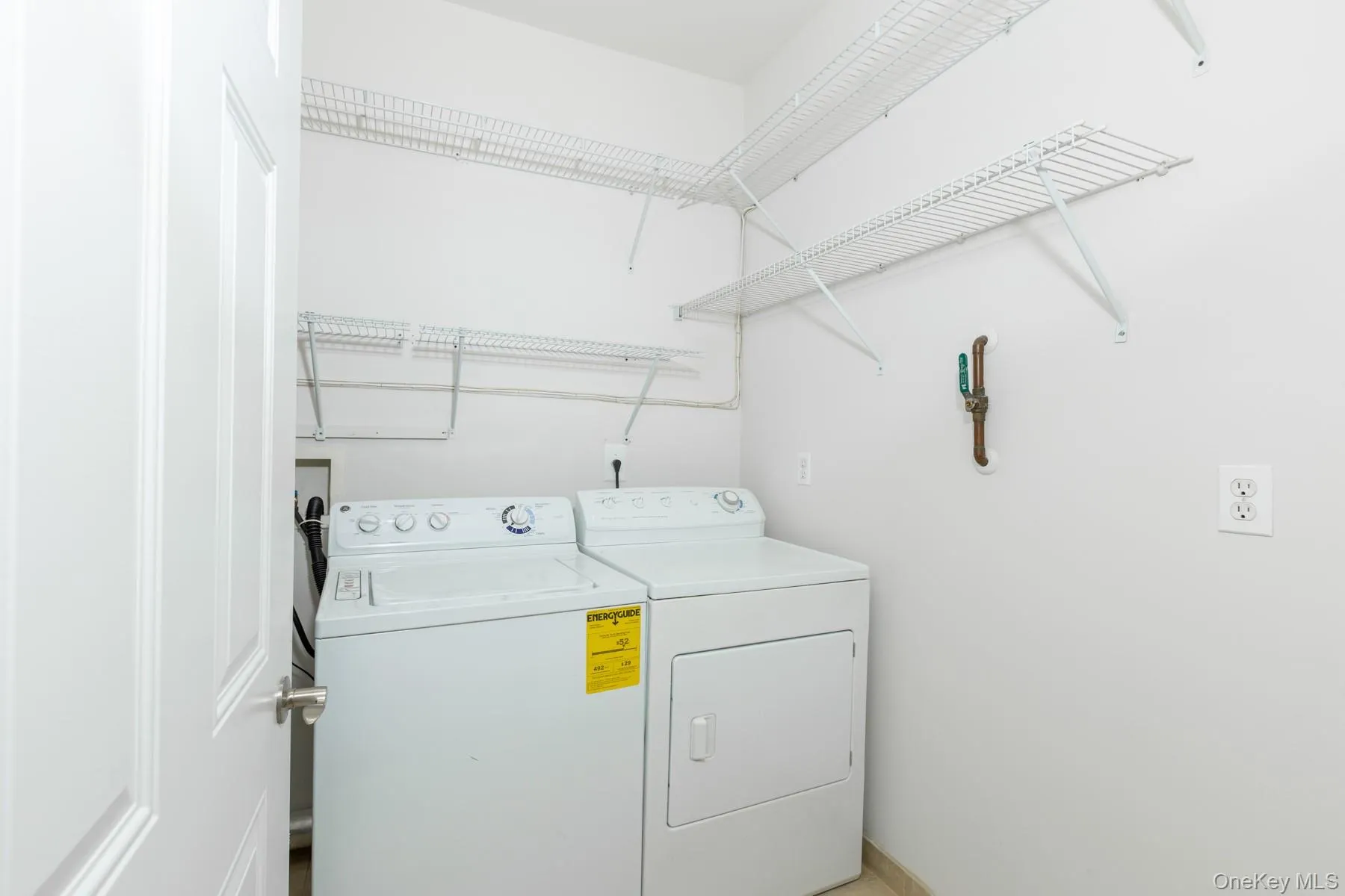 11 Jacqueline Way, Babylon, NY, 2 Bedrooms Bedrooms, 7 Rooms Rooms,2 BathroomsBathrooms,Residential Lease,For Rent,Jacqueline,0,1024587 11 Jacqueline Way, Babylon, NY, 2 Bedrooms Bedrooms, 7 Rooms Rooms,2 BathroomsBathrooms,Residential Lease,For Rent,Jacqueline,0,1024587