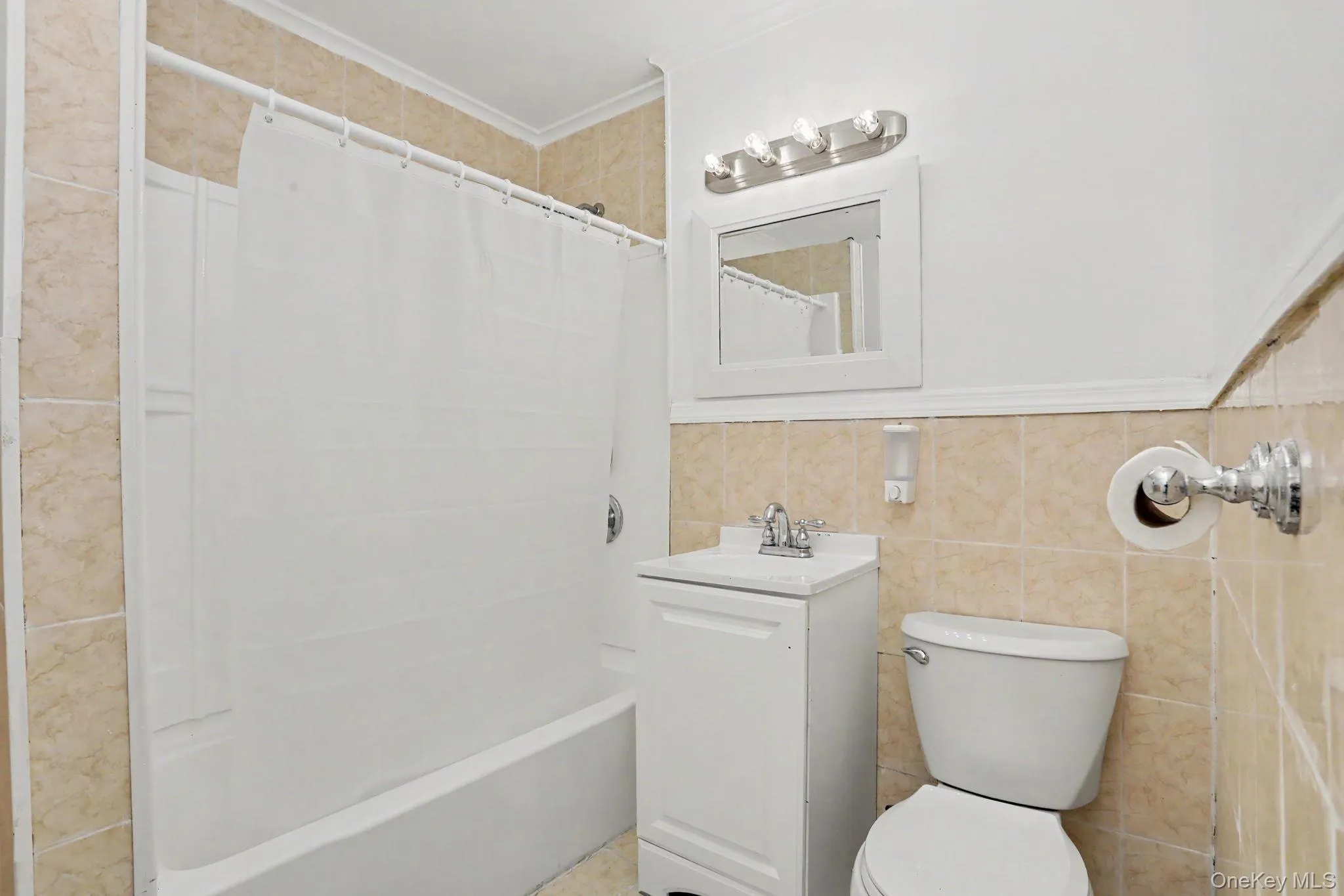 376 County Center Road, Greenburgh, NY, 3 Bedrooms Bedrooms, 6 Rooms Rooms,1 BathroomBathrooms,Residential,For Rent,County Center,0,1024590 376 County Center Road, Greenburgh, NY, 3 Bedrooms Bedrooms, 6 Rooms Rooms,1 BathroomBathrooms,Residential,For Rent,County Center,0,1024590
