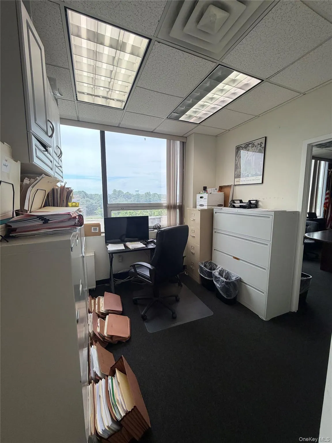 Extra receptionist space negotiable Extra receptionist space negotiable