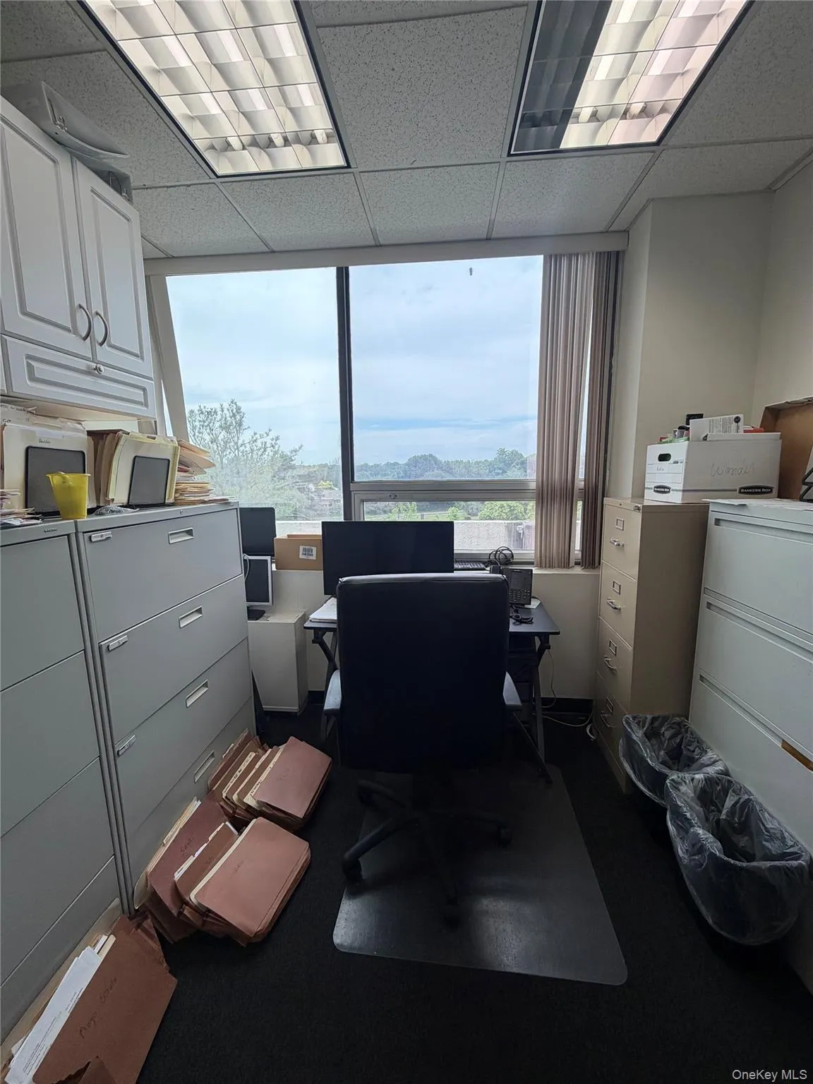 Extra receptionist space negotiable Extra receptionist space negotiable
