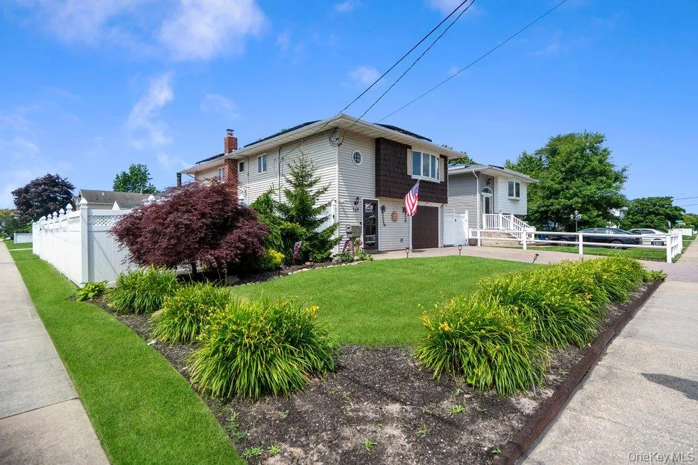 169 Wyona Avenue, Babylon, NY, 4 Bedrooms Bedrooms, 8 Rooms Rooms,2 BathroomsBathrooms,Residential,For Rent,Wyona,0,1024596 169 Wyona Avenue, Babylon, NY, 4 Bedrooms Bedrooms, 8 Rooms Rooms,2 BathroomsBathrooms,Residential,For Rent,Wyona,0,1024596