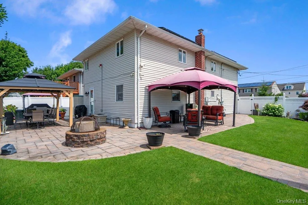 169 Wyona Avenue, Babylon, NY, 4 Bedrooms Bedrooms, 8 Rooms Rooms,2 BathroomsBathrooms,Residential,For Rent,Wyona,0,1024596 169 Wyona Avenue, Babylon, NY, 4 Bedrooms Bedrooms, 8 Rooms Rooms,2 BathroomsBathrooms,Residential,For Rent,Wyona,0,1024596