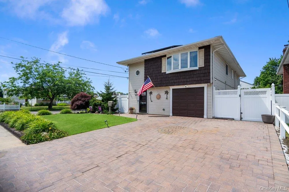 169 Wyona Avenue, Babylon, NY, 4 Bedrooms Bedrooms, 8 Rooms Rooms,2 BathroomsBathrooms,Residential,For Rent,Wyona,0,1024596 169 Wyona Avenue, Babylon, NY, 4 Bedrooms Bedrooms, 8 Rooms Rooms,2 BathroomsBathrooms,Residential,For Rent,Wyona,0,1024596