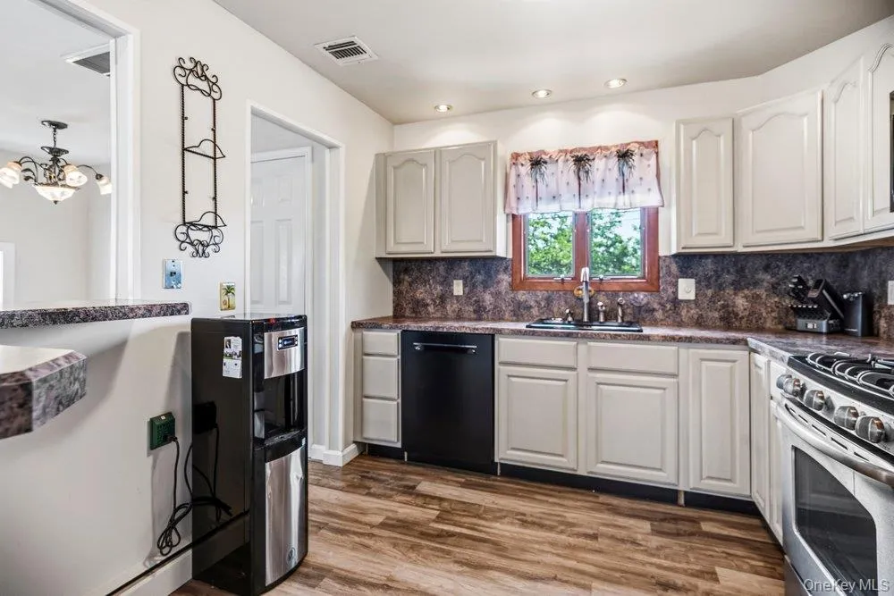 169 Wyona Avenue, Babylon, NY, 4 Bedrooms Bedrooms, 8 Rooms Rooms,2 BathroomsBathrooms,Residential,For Rent,Wyona,0,1024596 169 Wyona Avenue, Babylon, NY, 4 Bedrooms Bedrooms, 8 Rooms Rooms,2 BathroomsBathrooms,Residential,For Rent,Wyona,0,1024596