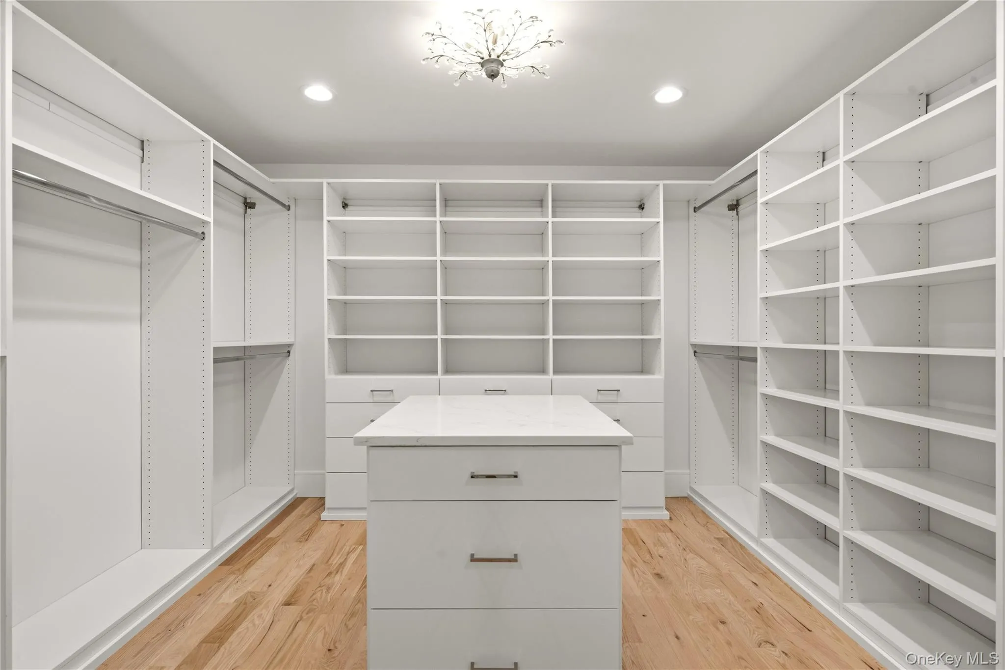 654 Caledonia Road, Huntington, NY, 5 Bedrooms Bedrooms, 14 Rooms Rooms,5 BathroomsBathrooms,Residential,For Rent,Caledonia,0,1024608 654 Caledonia Road, Huntington, NY, 5 Bedrooms Bedrooms, 14 Rooms Rooms,5 BathroomsBathrooms,Residential,For Rent,Caledonia,0,1024608