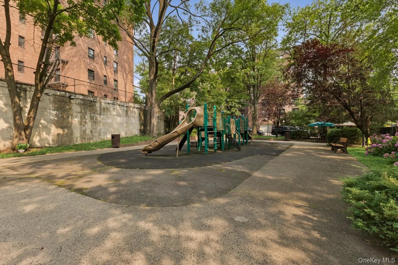 140-18 Burden Crescent, New York, NY, 2 Bedrooms Bedrooms, 6 Rooms Rooms,1 BathroomBathrooms,Residential,For Rent,Burden,0,1024618 140-18 Burden Crescent, New York, NY, 2 Bedrooms Bedrooms, 6 Rooms Rooms,1 BathroomBathrooms,Residential,For Rent,Burden,0,1024618