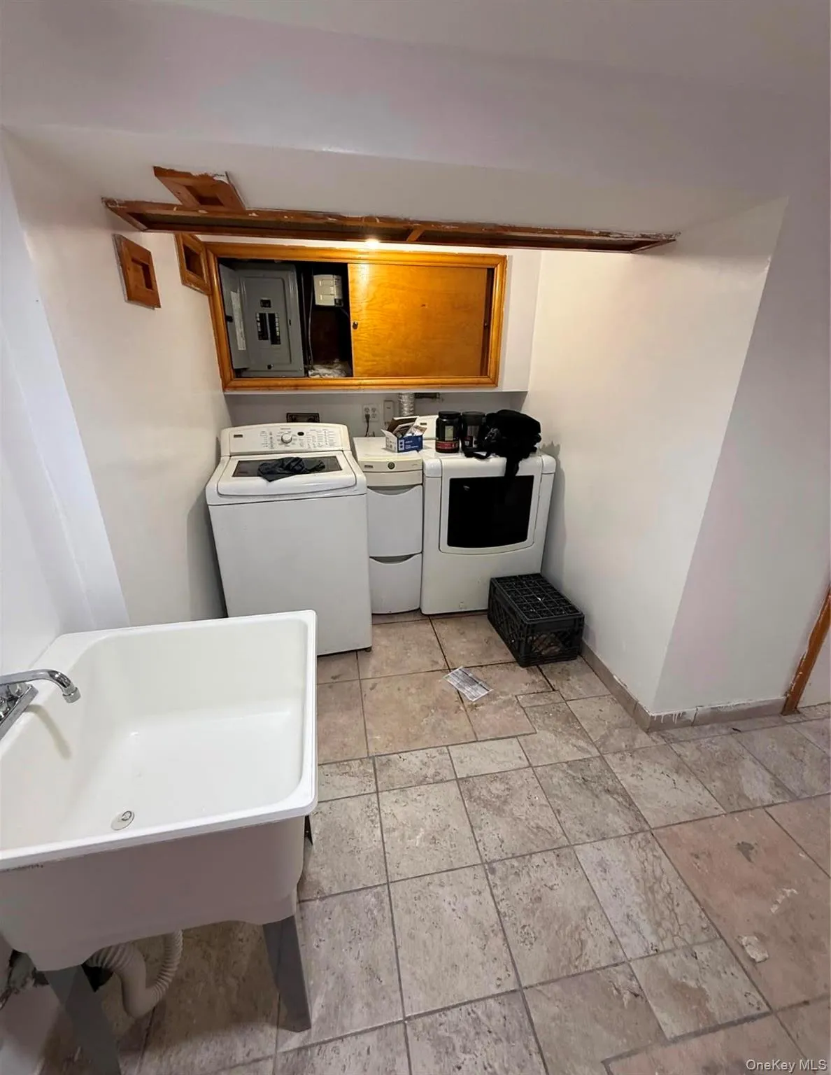 126-02 150th Avenue, New York, NY, 3 Bedrooms Bedrooms, 3 Rooms Rooms,2 BathroomsBathrooms,Residential,For Rent,150th,0,1024623 126-02 150th Avenue, New York, NY, 3 Bedrooms Bedrooms, 3 Rooms Rooms,2 BathroomsBathrooms,Residential,For Rent,150th,0,1024623