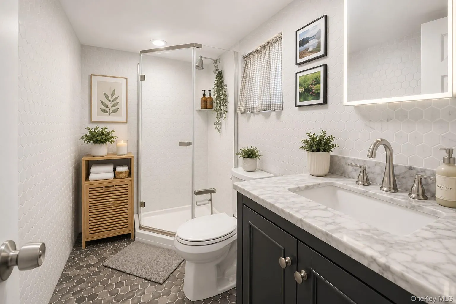 Virtually staged 2nd full bathroom Virtually staged 2nd full bathroom
