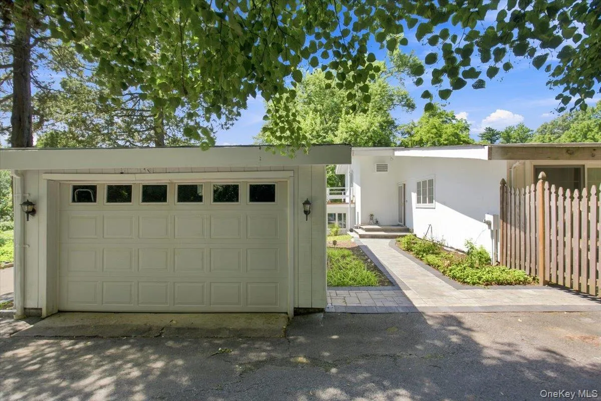 54 Holbrook Road, Ossining, NY, 4 Bedrooms Bedrooms, 8 Rooms Rooms,3 BathroomsBathrooms,Residential,For Rent,Holbrook,0,1024630 54 Holbrook Road, Ossining, NY, 4 Bedrooms Bedrooms, 8 Rooms Rooms,3 BathroomsBathrooms,Residential,For Rent,Holbrook,0,1024630