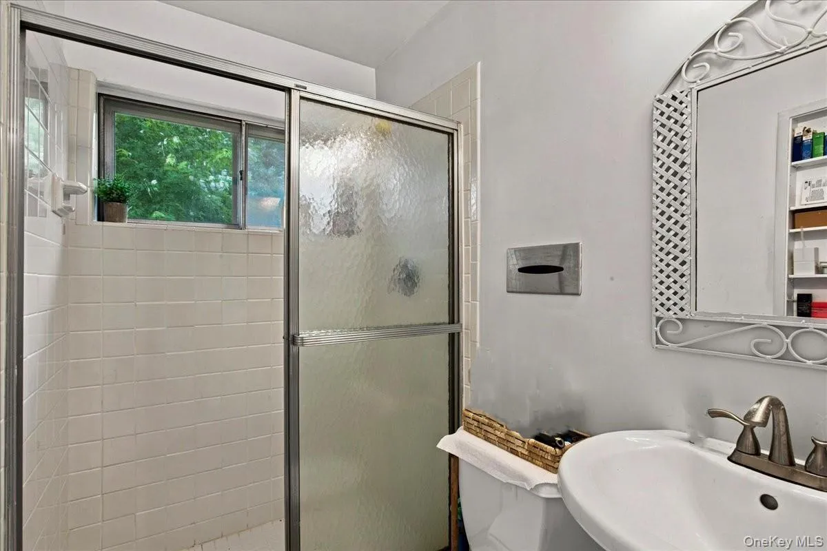 54 Holbrook Road, Ossining, NY, 4 Bedrooms Bedrooms, 8 Rooms Rooms,3 BathroomsBathrooms,Residential,For Rent,Holbrook,0,1024630 54 Holbrook Road, Ossining, NY, 4 Bedrooms Bedrooms, 8 Rooms Rooms,3 BathroomsBathrooms,Residential,For Rent,Holbrook,0,1024630