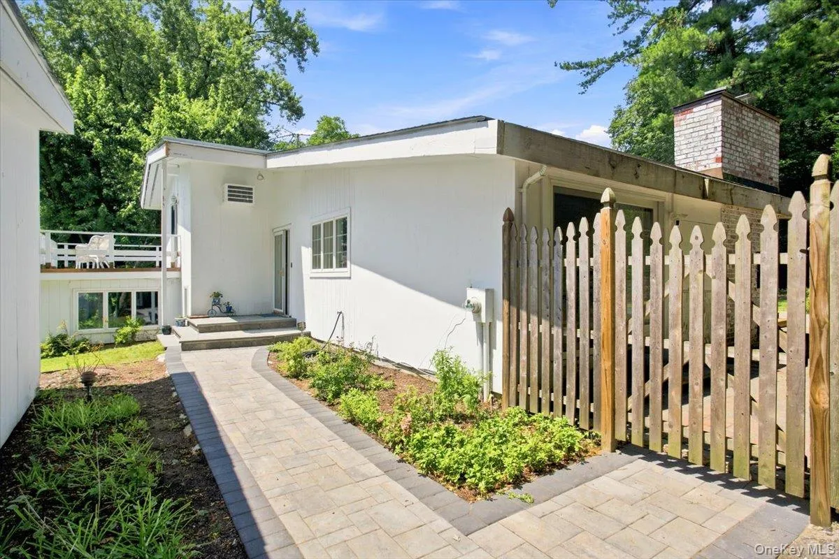 54 Holbrook Road, Ossining, NY, 4 Bedrooms Bedrooms, 8 Rooms Rooms,3 BathroomsBathrooms,Residential,For Rent,Holbrook,0,1024630 54 Holbrook Road, Ossining, NY, 4 Bedrooms Bedrooms, 8 Rooms Rooms,3 BathroomsBathrooms,Residential,For Rent,Holbrook,0,1024630