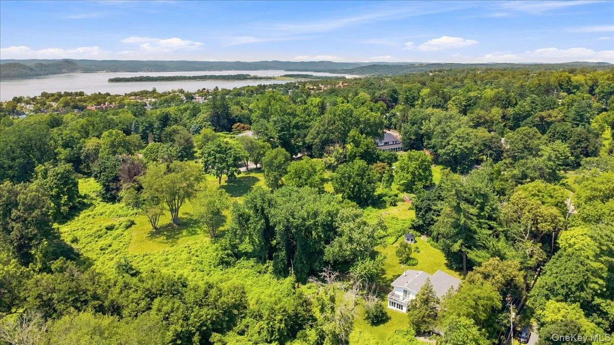54 Holbrook Road, Ossining, NY, 4 Bedrooms Bedrooms, 8 Rooms Rooms,3 BathroomsBathrooms,Residential,For Rent,Holbrook,0,1024630 54 Holbrook Road, Ossining, NY, 4 Bedrooms Bedrooms, 8 Rooms Rooms,3 BathroomsBathrooms,Residential,For Rent,Holbrook,0,1024630