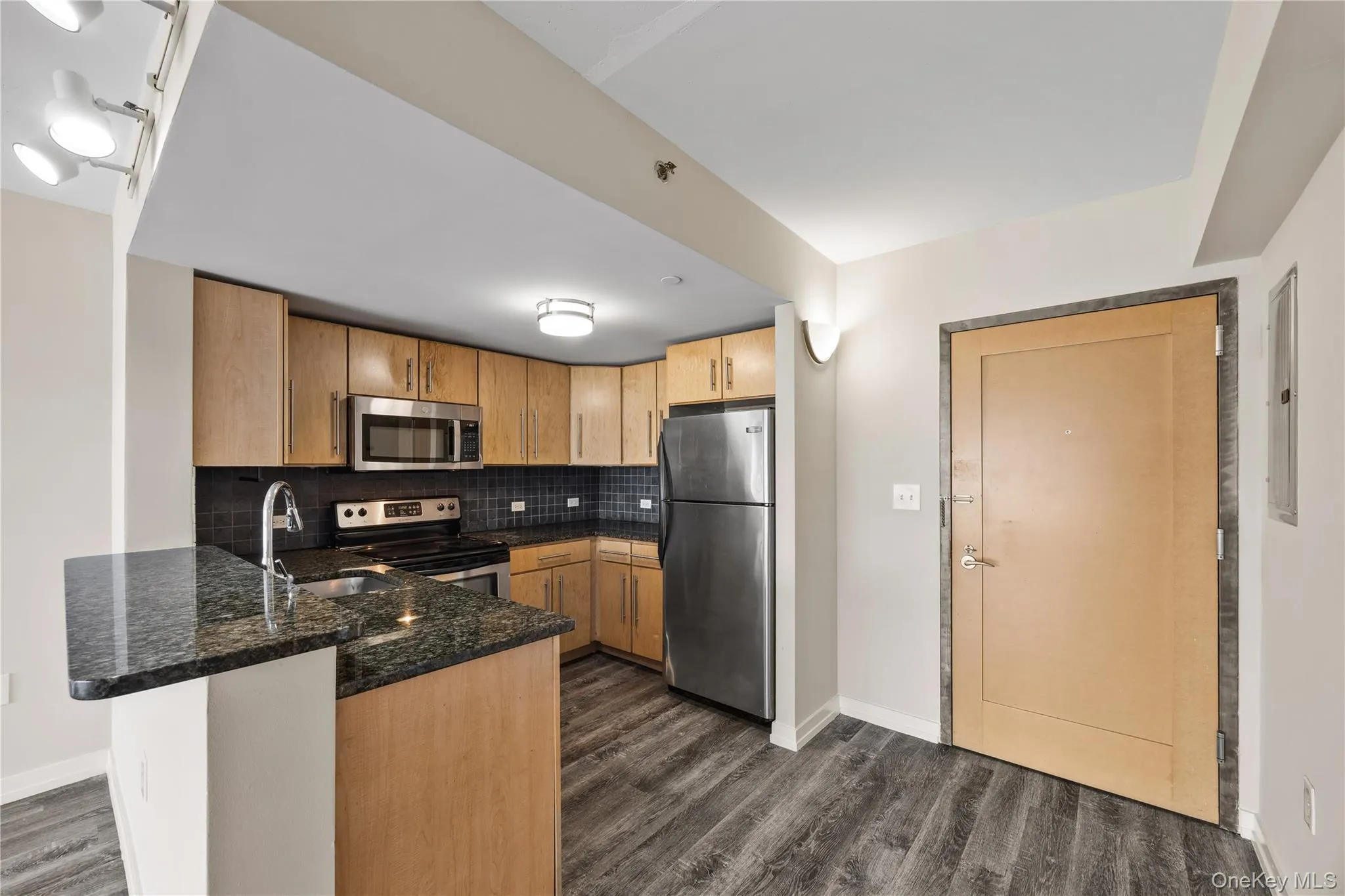 66 Main Street, Yonkers, NY, 1 Bedroom Bedrooms, 3 Rooms Rooms,1 BathroomBathrooms,Residential Lease,For Rent,Main,0,1024631 66 Main Street, Yonkers, NY, 1 Bedroom Bedrooms, 3 Rooms Rooms,1 BathroomBathrooms,Residential Lease,For Rent,Main,0,1024631