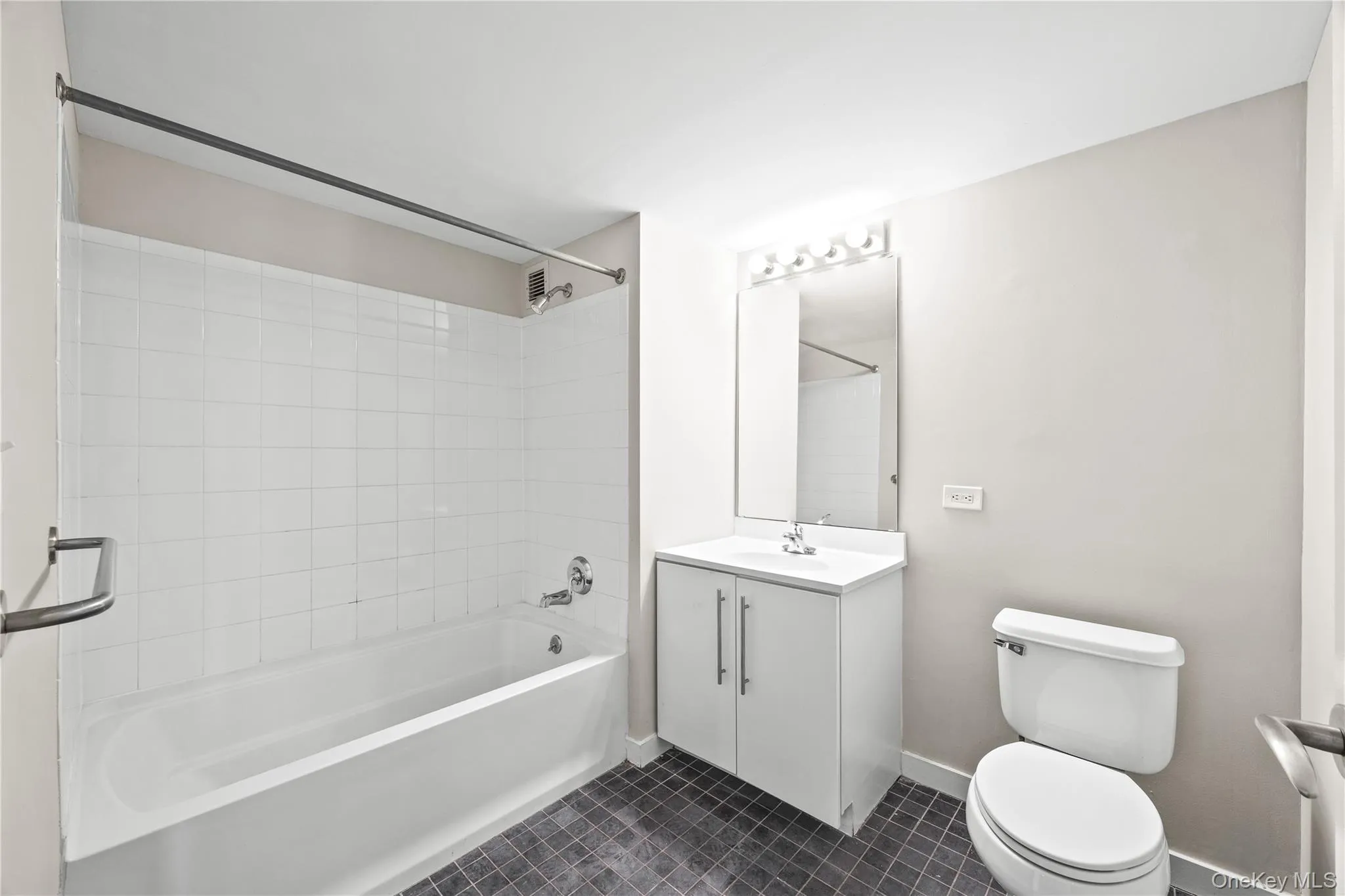 66 Main Street, Yonkers, NY, 1 Bedroom Bedrooms, 3 Rooms Rooms,1 BathroomBathrooms,Residential Lease,For Rent,Main,0,1024631 66 Main Street, Yonkers, NY, 1 Bedroom Bedrooms, 3 Rooms Rooms,1 BathroomBathrooms,Residential Lease,For Rent,Main,0,1024631