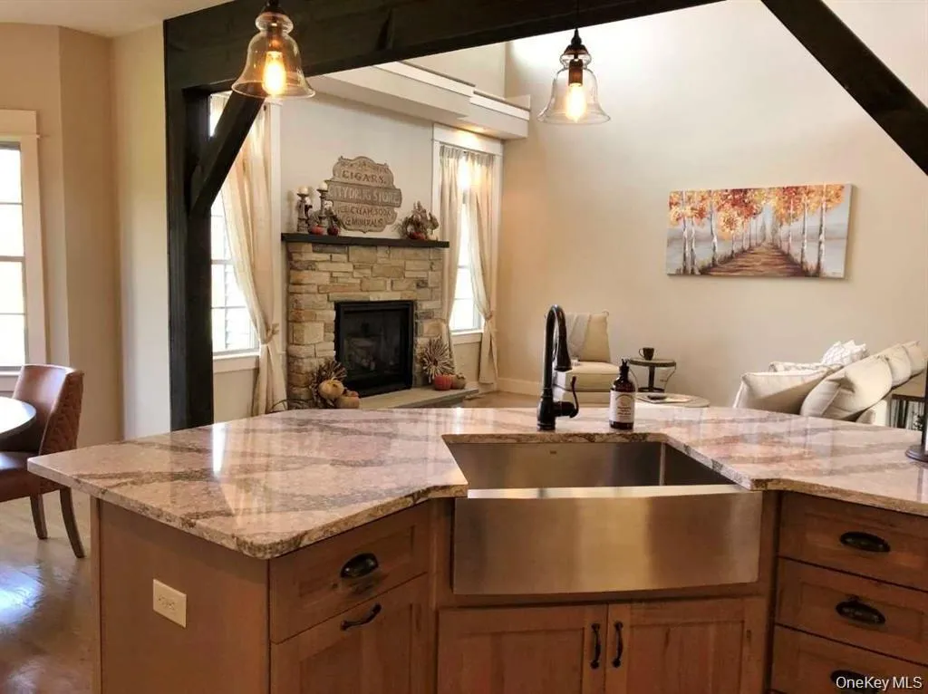 The spacious kitchen provided plenty of room for meal preparation while maintaining an open, welcoming feel. The spacious kitchen provided plenty of room for meal preparation while maintaining an open, welcoming feel.