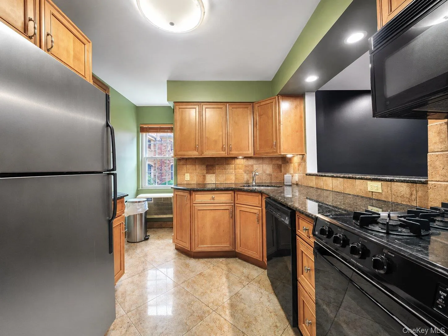 13-15 Estates Lane, New York, NY, 2 Bedrooms Bedrooms, 5 Rooms Rooms,1 BathroomBathrooms,Residential Lease,For Rent,Estates,0,1024640 13-15 Estates Lane, New York, NY, 2 Bedrooms Bedrooms, 5 Rooms Rooms,1 BathroomBathrooms,Residential Lease,For Rent,Estates,0,1024640