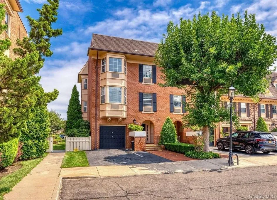 13-15 Estates Lane, New York, NY, 2 Bedrooms Bedrooms, 5 Rooms Rooms,1 BathroomBathrooms,Residential Lease,For Rent,Estates,0,1024640 13-15 Estates Lane, New York, NY, 2 Bedrooms Bedrooms, 5 Rooms Rooms,1 BathroomBathrooms,Residential Lease,For Rent,Estates,0,1024640