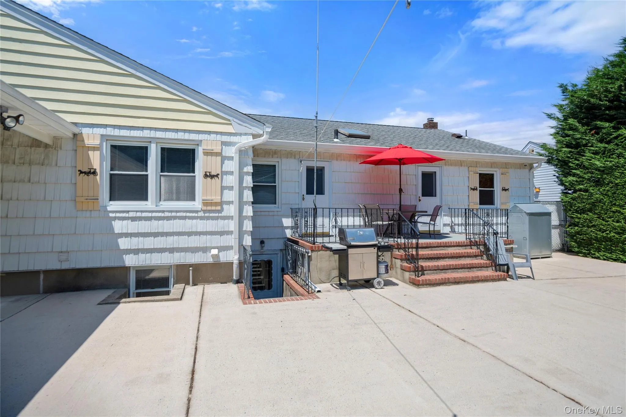 1005 3rd Street, West Babylon, NY, 3 Bedrooms Bedrooms, 8 Rooms Rooms,3 BathroomsBathrooms,Residential,For Rent,3rd,0,1024642 1005 3rd Street, West Babylon, NY, 3 Bedrooms Bedrooms, 8 Rooms Rooms,3 BathroomsBathrooms,Residential,For Rent,3rd,0,1024642
