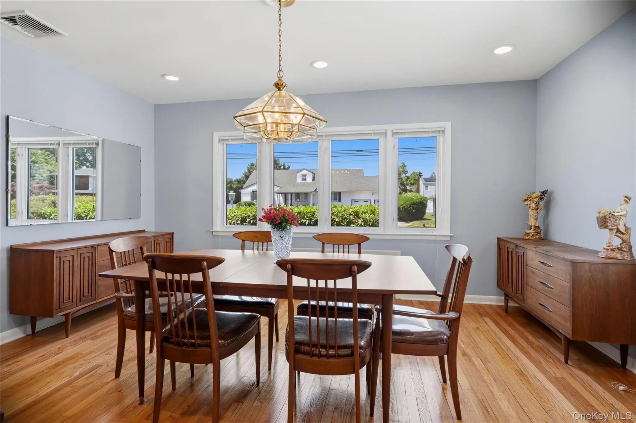 1005 3rd Street, West Babylon, NY, 3 Bedrooms Bedrooms, 8 Rooms Rooms,3 BathroomsBathrooms,Residential,For Rent,3rd,0,1024642 1005 3rd Street, West Babylon, NY, 3 Bedrooms Bedrooms, 8 Rooms Rooms,3 BathroomsBathrooms,Residential,For Rent,3rd,0,1024642