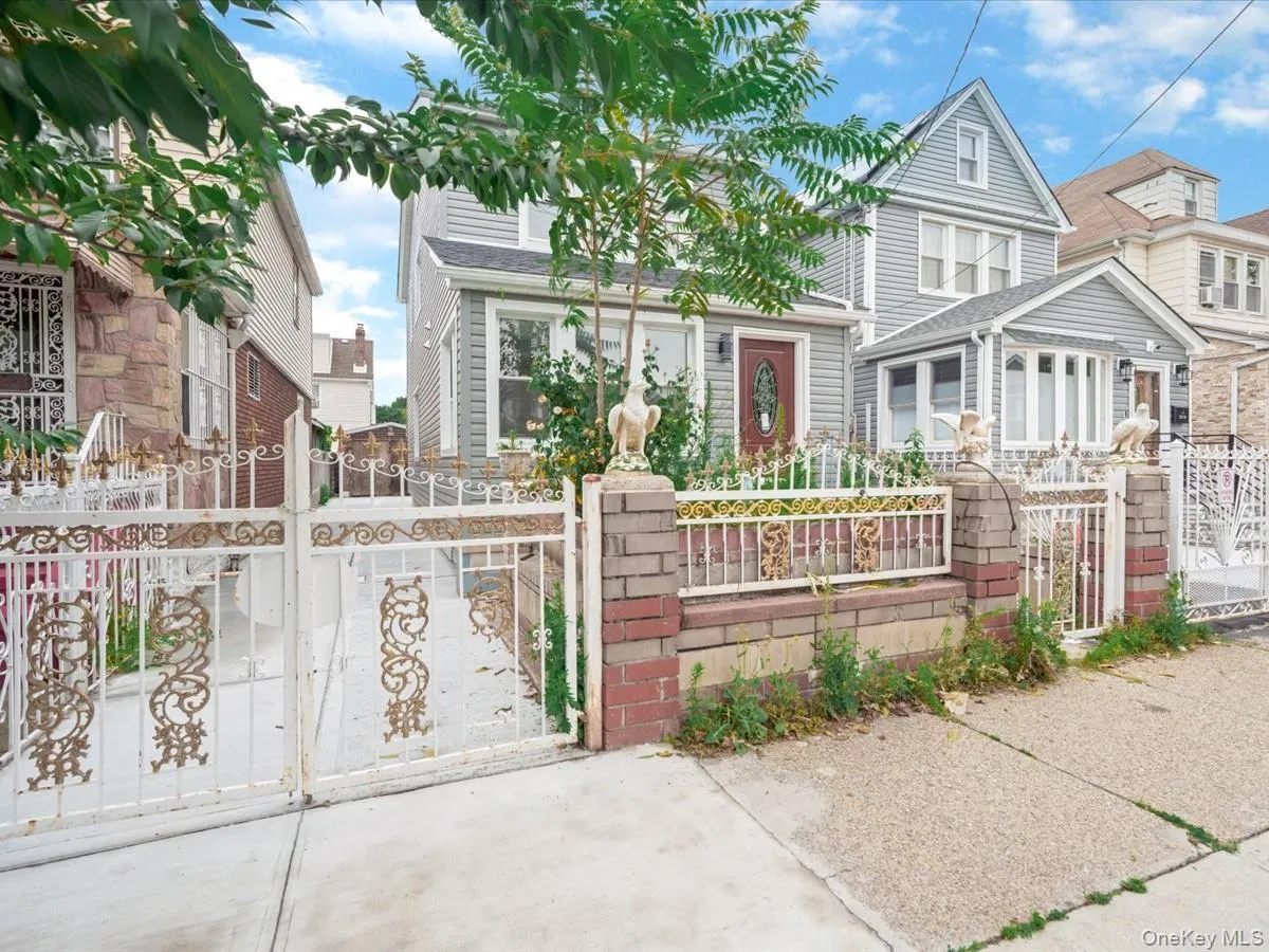 120-07 Linden Boulevard, New York, NY, 6 Bedrooms Bedrooms, 13 Rooms Rooms,3 BathroomsBathrooms,Residential,For Rent,Linden,0,1024646 120-07 Linden Boulevard, New York, NY, 6 Bedrooms Bedrooms, 13 Rooms Rooms,3 BathroomsBathrooms,Residential,For Rent,Linden,0,1024646