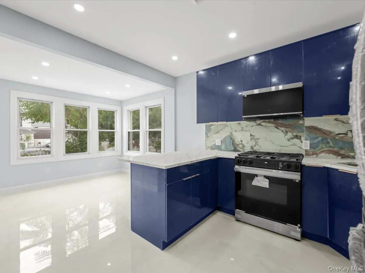 120-07 Linden Boulevard, New York, NY, 6 Bedrooms Bedrooms, 13 Rooms Rooms,3 BathroomsBathrooms,Residential,For Rent,Linden,0,1024646 120-07 Linden Boulevard, New York, NY, 6 Bedrooms Bedrooms, 13 Rooms Rooms,3 BathroomsBathrooms,Residential,For Rent,Linden,0,1024646