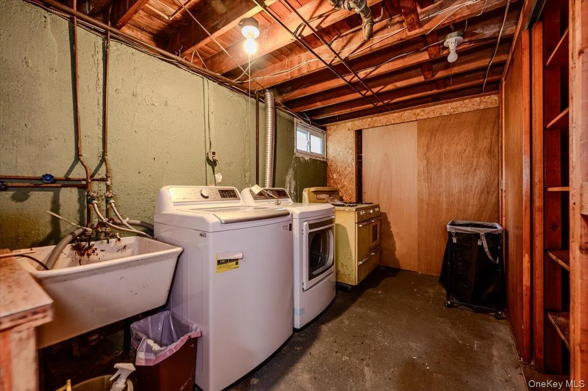 46 Schumacher Drive, Hempstead, NY, 4 Bedrooms Bedrooms, 7 Rooms Rooms,2 BathroomsBathrooms,Residential,For Rent,Schumacher,0,1024647 46 Schumacher Drive, Hempstead, NY, 4 Bedrooms Bedrooms, 7 Rooms Rooms,2 BathroomsBathrooms,Residential,For Rent,Schumacher,0,1024647