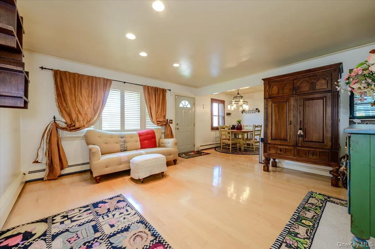 46 Schumacher Drive, Hempstead, NY, 4 Bedrooms Bedrooms, 7 Rooms Rooms,2 BathroomsBathrooms,Residential,For Rent,Schumacher,0,1024647 46 Schumacher Drive, Hempstead, NY, 4 Bedrooms Bedrooms, 7 Rooms Rooms,2 BathroomsBathrooms,Residential,For Rent,Schumacher,0,1024647