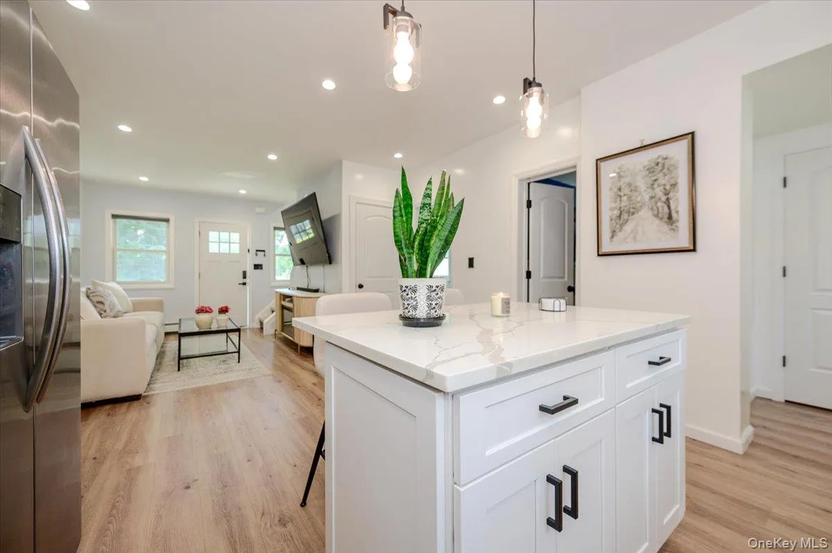 35 Rose Street, Islip, NY, 2 Bedrooms Bedrooms, 4 Rooms Rooms,2 BathroomsBathrooms,Residential,For Rent,Rose,0,1024655 35 Rose Street, Islip, NY, 2 Bedrooms Bedrooms, 4 Rooms Rooms,2 BathroomsBathrooms,Residential,For Rent,Rose,0,1024655