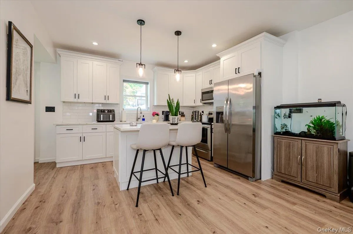 35 Rose Street, Islip, NY, 2 Bedrooms Bedrooms, 4 Rooms Rooms,2 BathroomsBathrooms,Residential,For Rent,Rose,0,1024655 35 Rose Street, Islip, NY, 2 Bedrooms Bedrooms, 4 Rooms Rooms,2 BathroomsBathrooms,Residential,For Rent,Rose,0,1024655