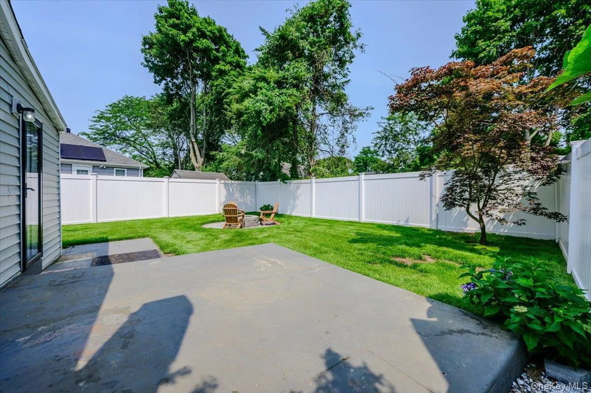 35 Rose Street, Islip, NY, 2 Bedrooms Bedrooms, 4 Rooms Rooms,2 BathroomsBathrooms,Residential,For Rent,Rose,0,1024655 35 Rose Street, Islip, NY, 2 Bedrooms Bedrooms, 4 Rooms Rooms,2 BathroomsBathrooms,Residential,For Rent,Rose,0,1024655