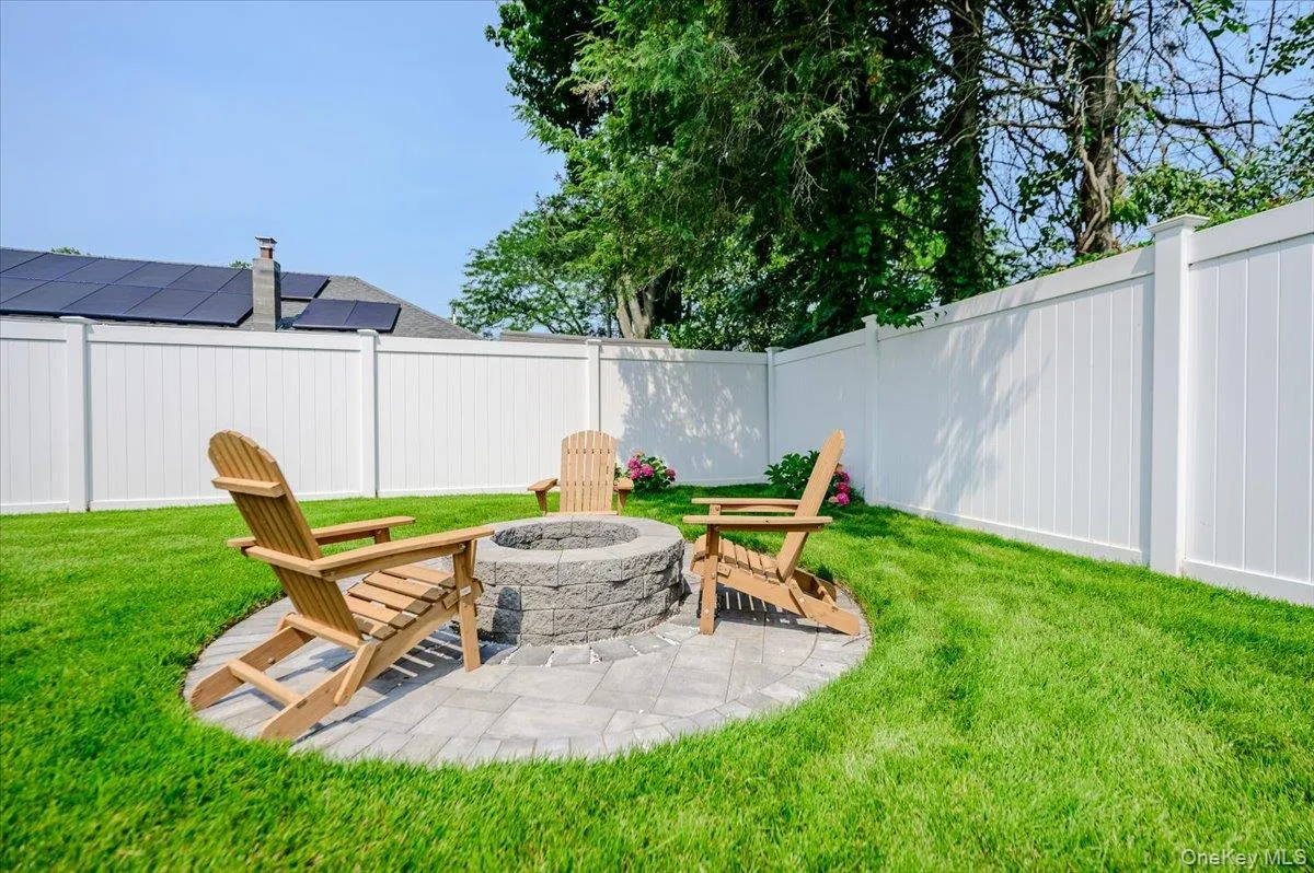 35 Rose Street, Islip, NY, 2 Bedrooms Bedrooms, 4 Rooms Rooms,2 BathroomsBathrooms,Residential,For Rent,Rose,0,1024655 35 Rose Street, Islip, NY, 2 Bedrooms Bedrooms, 4 Rooms Rooms,2 BathroomsBathrooms,Residential,For Rent,Rose,0,1024655