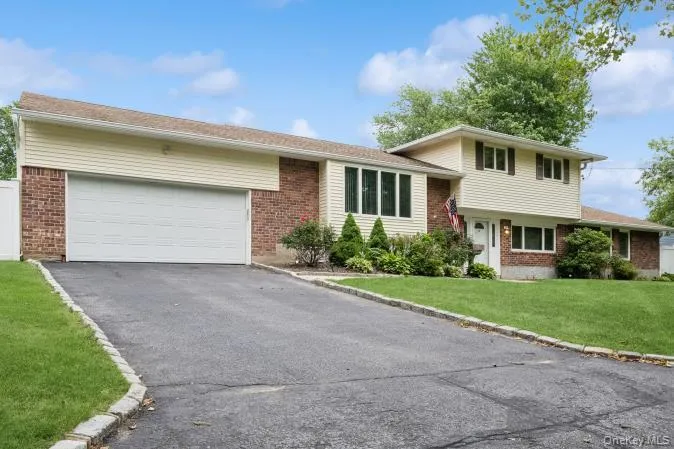 10 Wisteria Way, Huntington, NY, 6 Bedrooms Bedrooms, 10 Rooms Rooms,2 BathroomsBathrooms,Residential,For Rent,Wisteria,0,1024658 10 Wisteria Way, Huntington, NY, 6 Bedrooms Bedrooms, 10 Rooms Rooms,2 BathroomsBathrooms,Residential,For Rent,Wisteria,0,1024658
