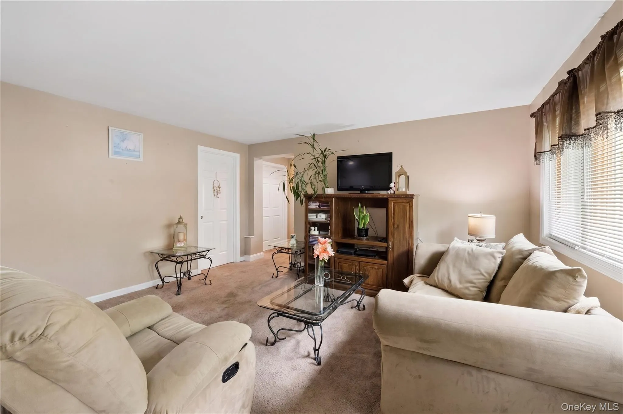 10 Wisteria Way, Huntington, NY, 6 Bedrooms Bedrooms, 10 Rooms Rooms,2 BathroomsBathrooms,Residential,For Rent,Wisteria,0,1024658 10 Wisteria Way, Huntington, NY, 6 Bedrooms Bedrooms, 10 Rooms Rooms,2 BathroomsBathrooms,Residential,For Rent,Wisteria,0,1024658