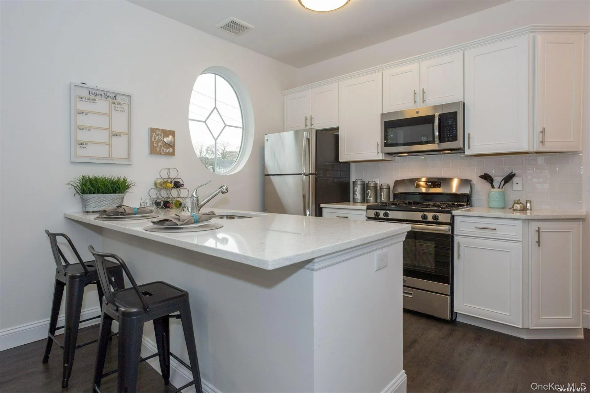 1046 New York Avenue, Huntington, NY, 1 Bedroom Bedrooms, 3 Rooms Rooms,1 BathroomBathrooms,Residential Lease,For Rent,New York,0,1024673 1046 New York Avenue, Huntington, NY, 1 Bedroom Bedrooms, 3 Rooms Rooms,1 BathroomBathrooms,Residential Lease,For Rent,New York,0,1024673