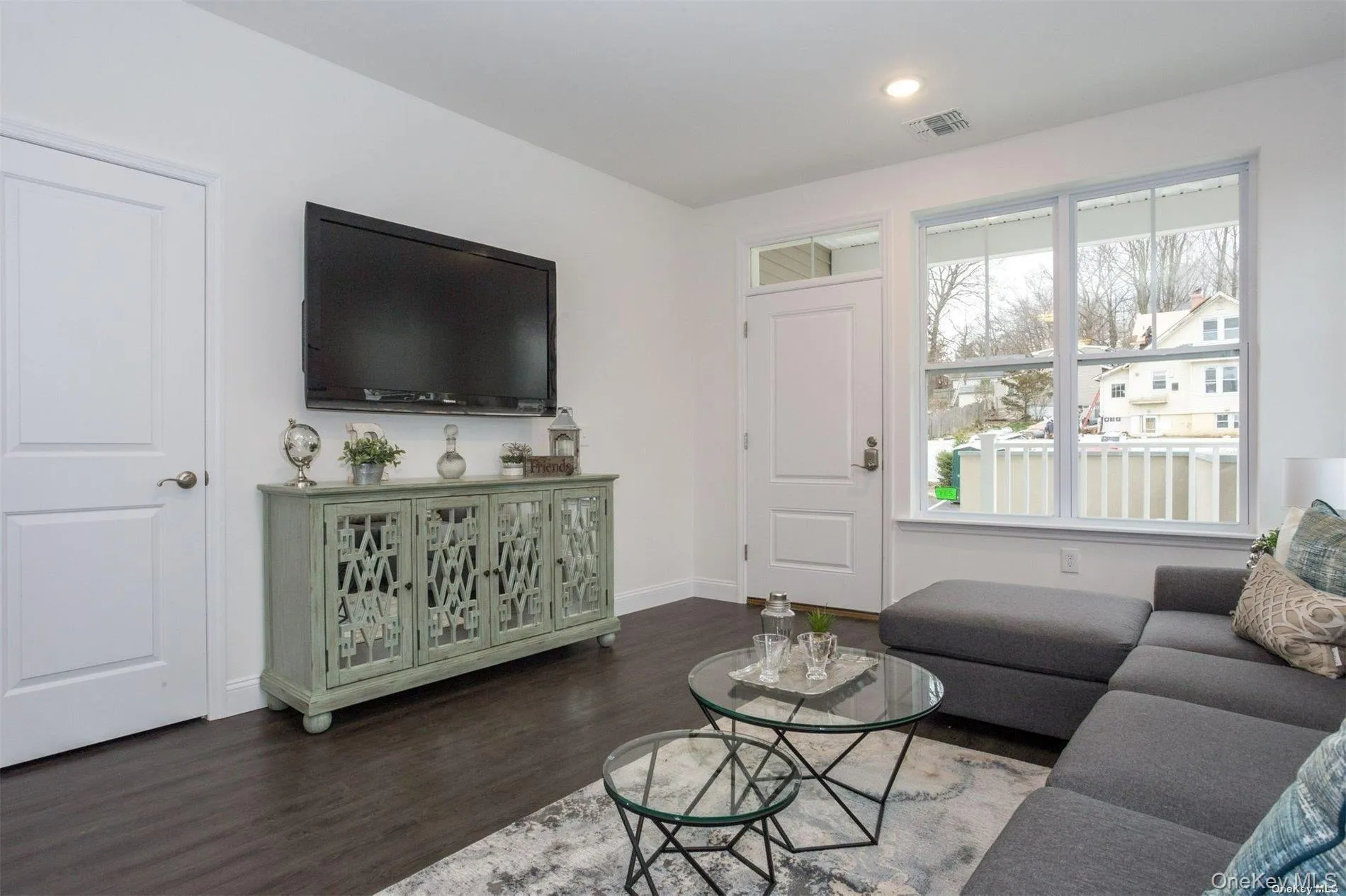 1046 New York Avenue, Huntington, NY, 1 Bedroom Bedrooms, 3 Rooms Rooms,1 BathroomBathrooms,Residential Lease,For Rent,New York,0,1024673 1046 New York Avenue, Huntington, NY, 1 Bedroom Bedrooms, 3 Rooms Rooms,1 BathroomBathrooms,Residential Lease,For Rent,New York,0,1024673