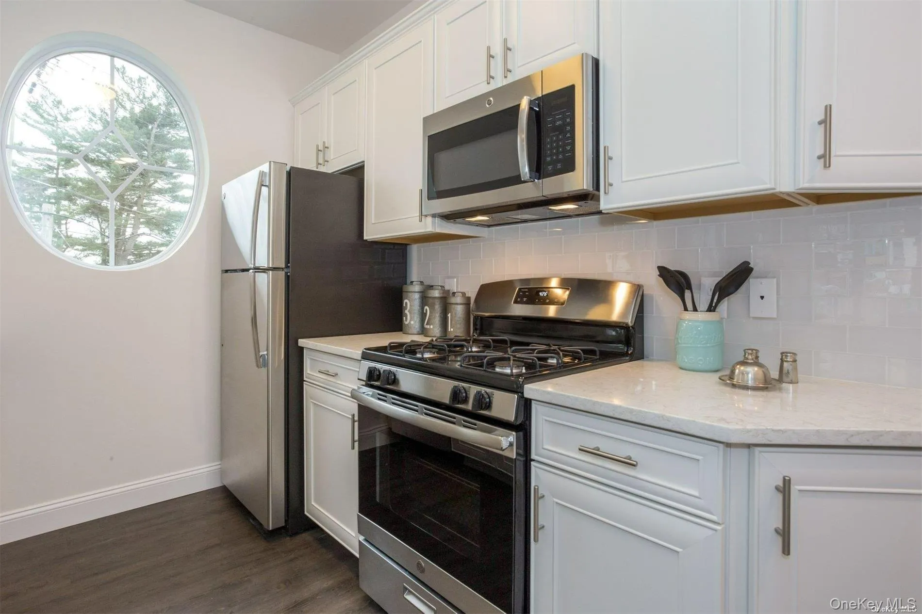 1046 New York Avenue, Huntington, NY, 1 Bedroom Bedrooms, 3 Rooms Rooms,1 BathroomBathrooms,Residential Lease,For Rent,New York,0,1024673 1046 New York Avenue, Huntington, NY, 1 Bedroom Bedrooms, 3 Rooms Rooms,1 BathroomBathrooms,Residential Lease,For Rent,New York,0,1024673
