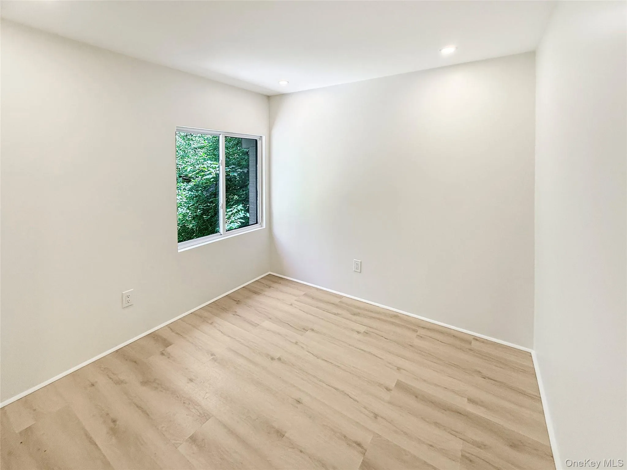 9 Lake Drive, Rockland, NY, 4 Bedrooms Bedrooms, 6 Rooms Rooms,1 BathroomBathrooms,Residential,For Rent,Lake,0,1024679 9 Lake Drive, Rockland, NY, 4 Bedrooms Bedrooms, 6 Rooms Rooms,1 BathroomBathrooms,Residential,For Rent,Lake,0,1024679