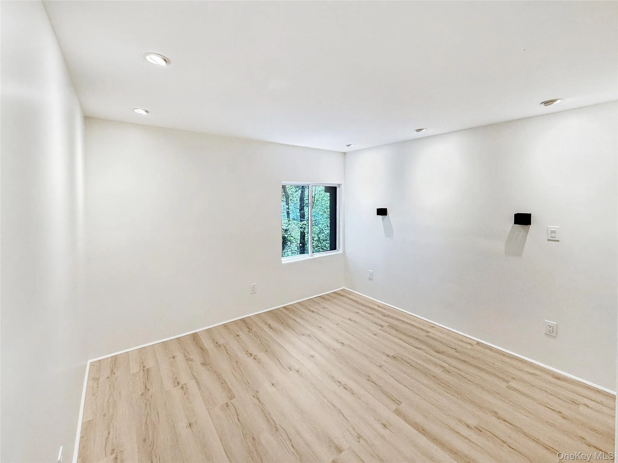 9 Lake Drive, Rockland, NY, 4 Bedrooms Bedrooms, 6 Rooms Rooms,1 BathroomBathrooms,Residential,For Rent,Lake,0,1024679 9 Lake Drive, Rockland, NY, 4 Bedrooms Bedrooms, 6 Rooms Rooms,1 BathroomBathrooms,Residential,For Rent,Lake,0,1024679
