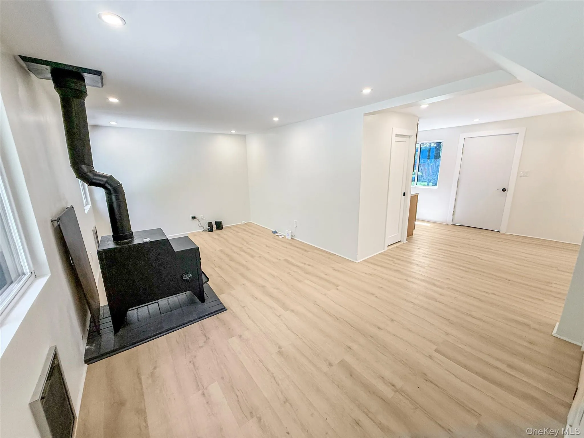 9 Lake Drive, Rockland, NY, 4 Bedrooms Bedrooms, 6 Rooms Rooms,1 BathroomBathrooms,Residential,For Rent,Lake,0,1024679 9 Lake Drive, Rockland, NY, 4 Bedrooms Bedrooms, 6 Rooms Rooms,1 BathroomBathrooms,Residential,For Rent,Lake,0,1024679