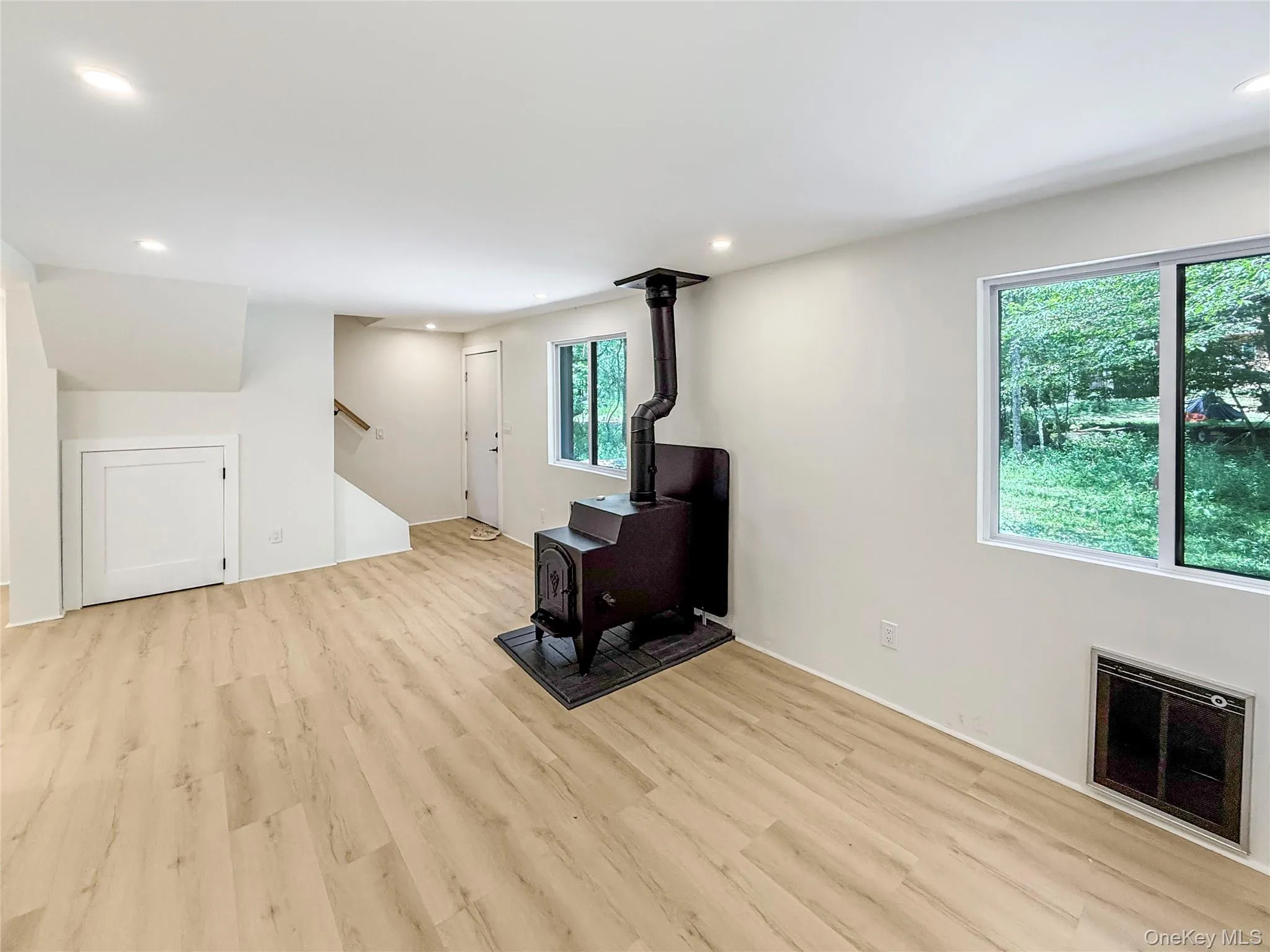 9 Lake Drive, Rockland, NY, 4 Bedrooms Bedrooms, 6 Rooms Rooms,1 BathroomBathrooms,Residential,For Rent,Lake,0,1024679 9 Lake Drive, Rockland, NY, 4 Bedrooms Bedrooms, 6 Rooms Rooms,1 BathroomBathrooms,Residential,For Rent,Lake,0,1024679