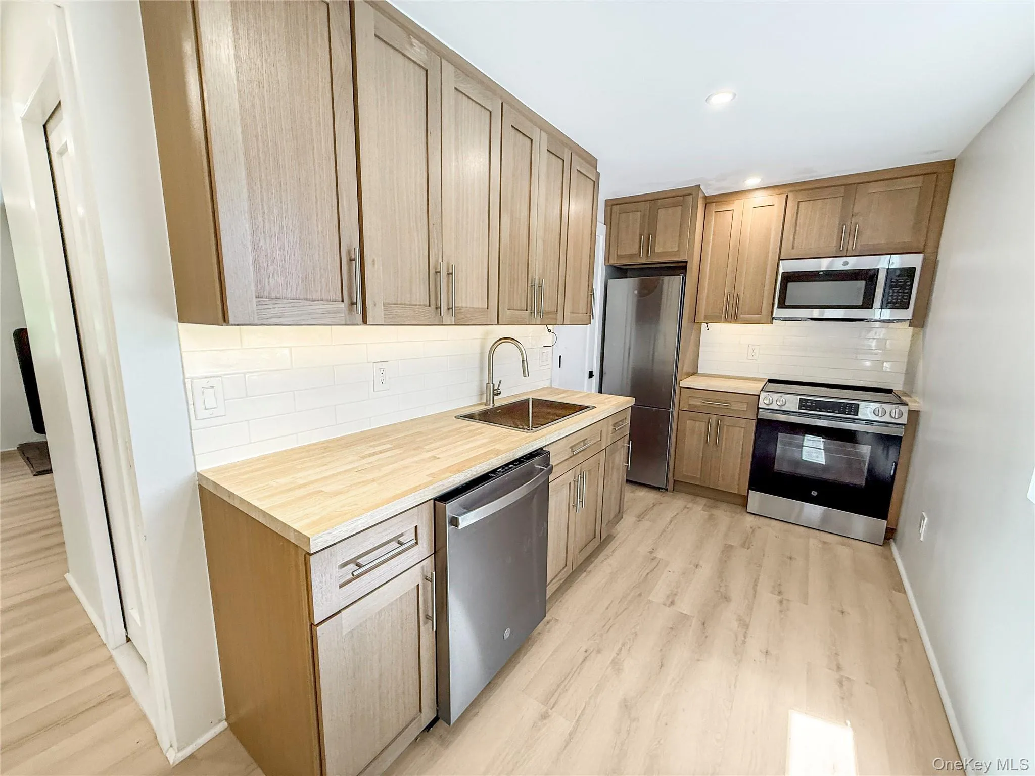 9 Lake Drive, Rockland, NY, 4 Bedrooms Bedrooms, 6 Rooms Rooms,1 BathroomBathrooms,Residential,For Rent,Lake,0,1024679 9 Lake Drive, Rockland, NY, 4 Bedrooms Bedrooms, 6 Rooms Rooms,1 BathroomBathrooms,Residential,For Rent,Lake,0,1024679